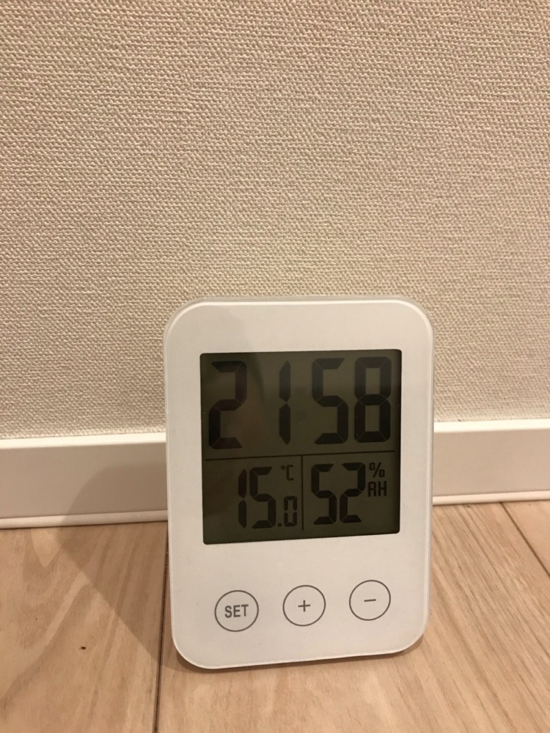 玄関の温度、湿度計
